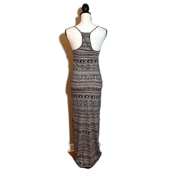Forever 21 Black and White/Cream Geometric Patterned Boho Maxi Dress Size Small - Picture 2 of 7